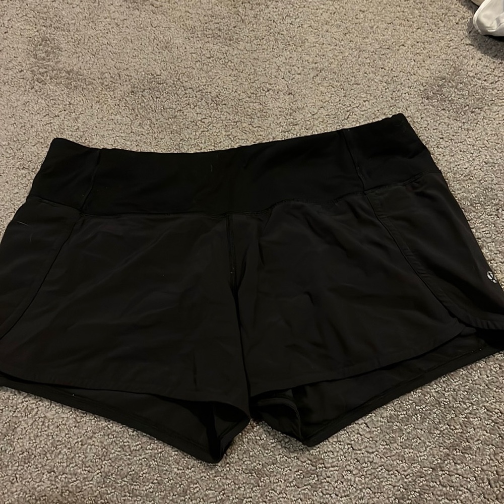 black lulu lemon shorts